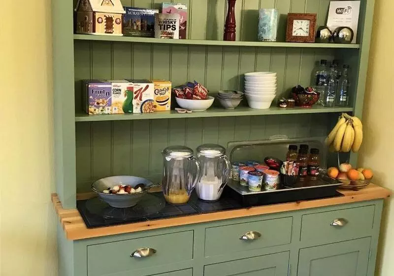 酒店 West End Guest House