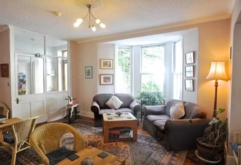 Отель Penryn House