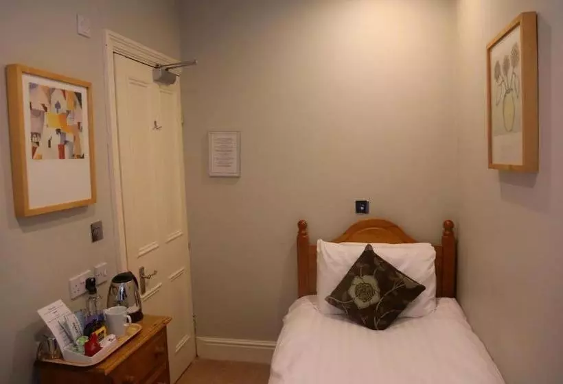 Отель Penryn House