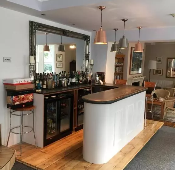 Отель Penryn House