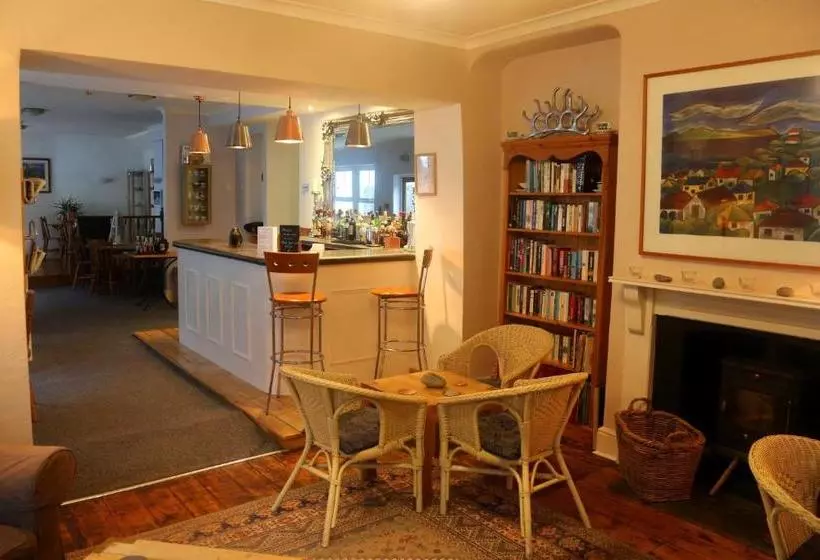 Отель Penryn House