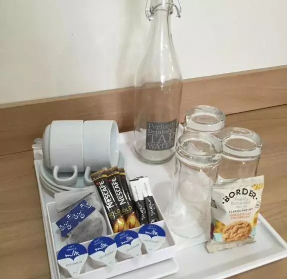 The Westlynne Hotel & Apartments