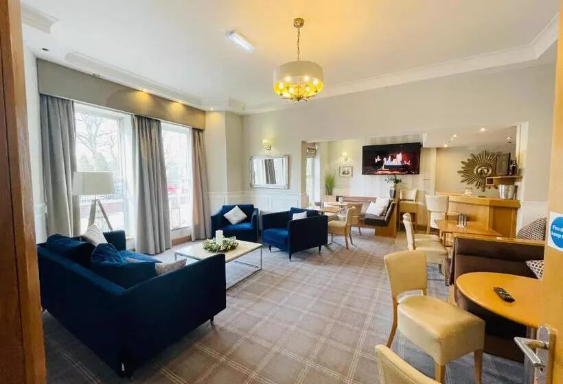 The Westlynne Hotel & Apartments