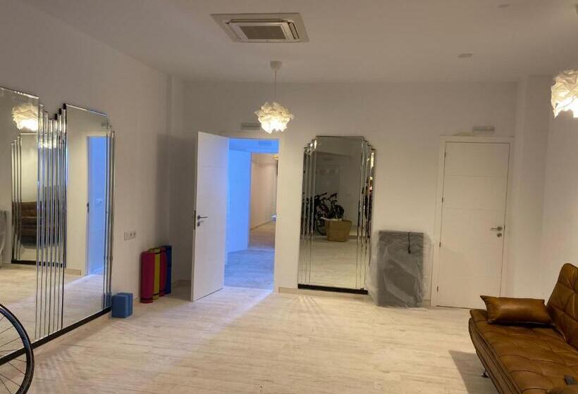 مسافرخانه Loft Valentia Tous Calpe