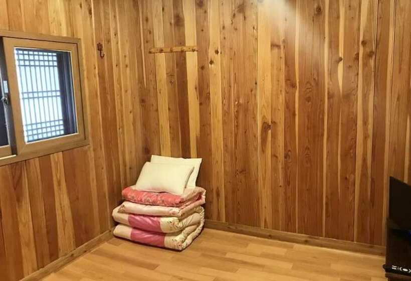 Jeonju Hyangchon Pension