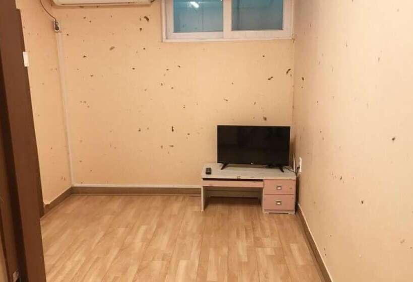 Jeonju Hyangchon Pension