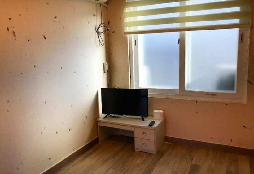 Jeonju Hyangchon Pension