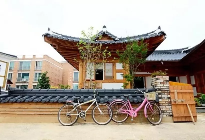 Jeonju Hyangchon Pension