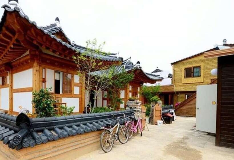 Jeonju Hyangchon Pension
