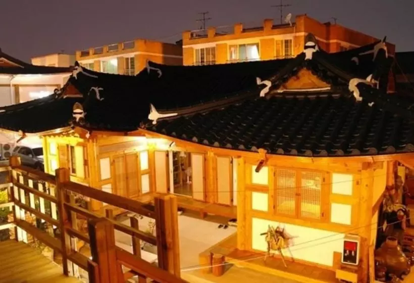Jeonju Hyangchon Pension