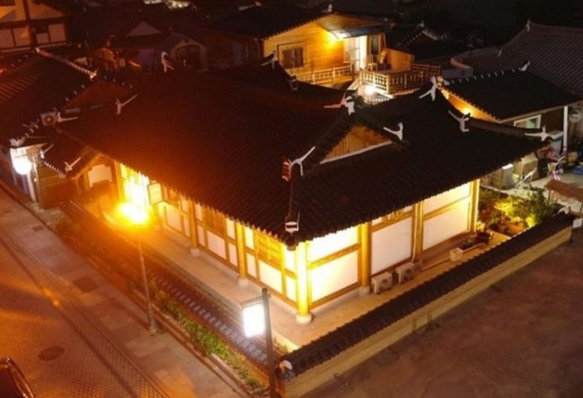 Jeonju Hyangchon Pension