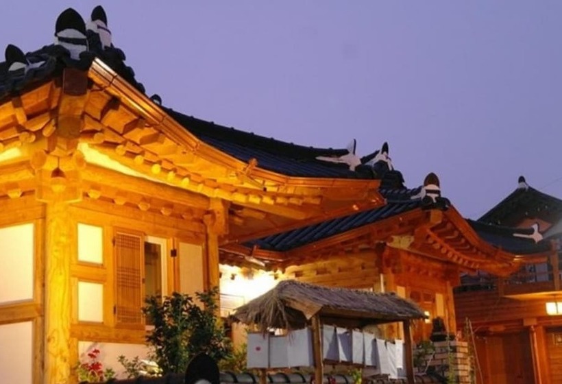 Jeonju Hyangchon Pension