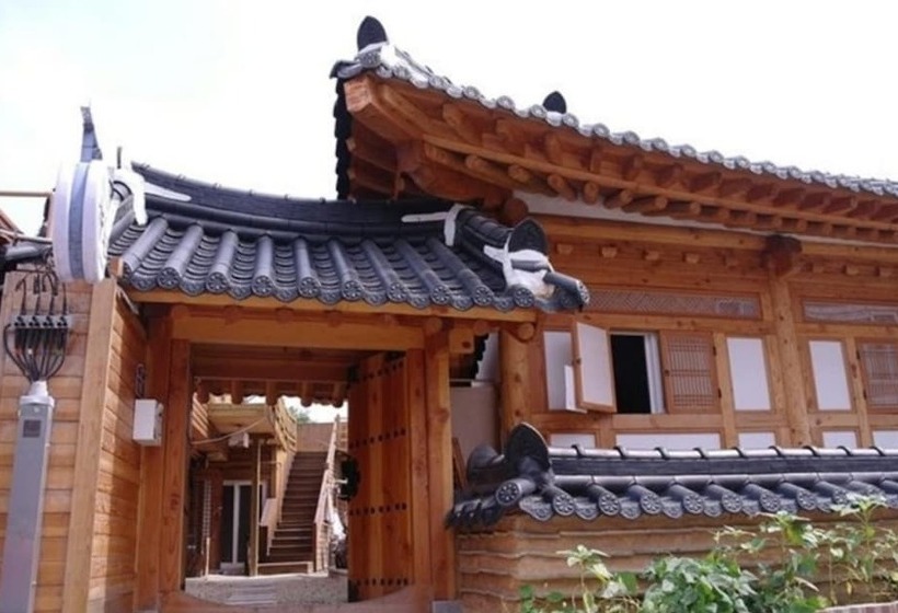 Jeonju Hyangchon Pension