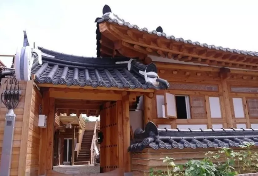 Jeonju Hyangchon Pension