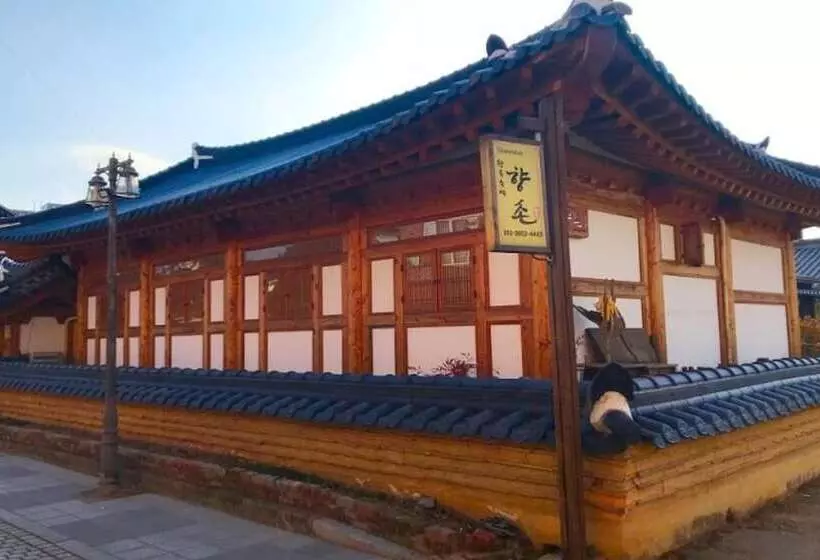 Jeonju Hyangchon Pension