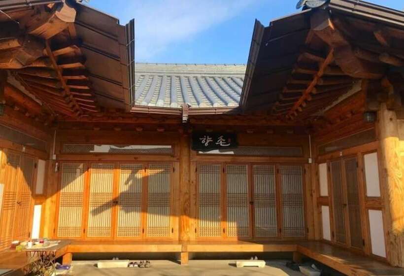 Jeonju Hyangchon Pension