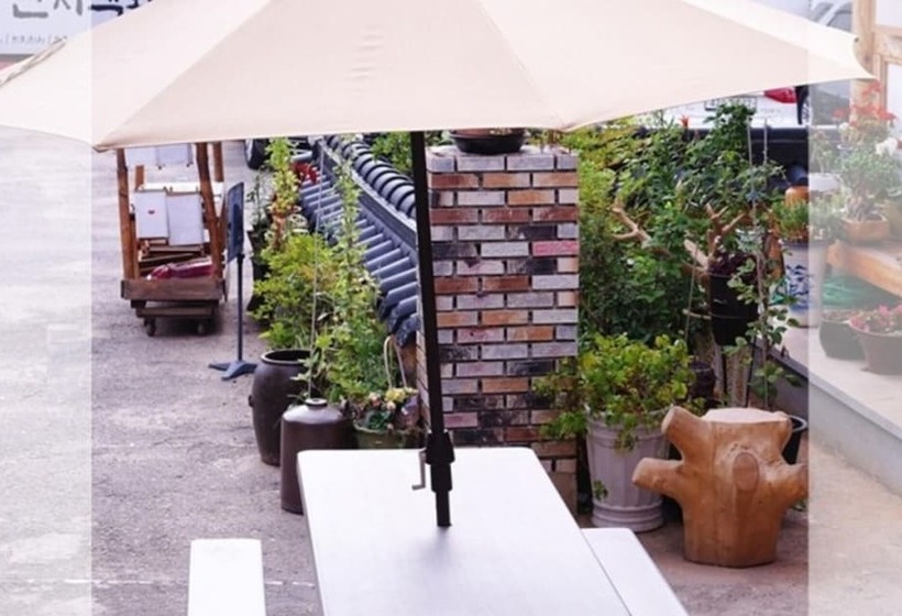 Jeonju Hyangchon Pension