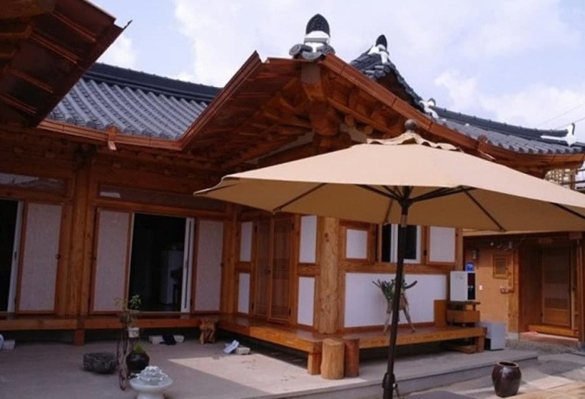 Jeonju Hyangchon Pension