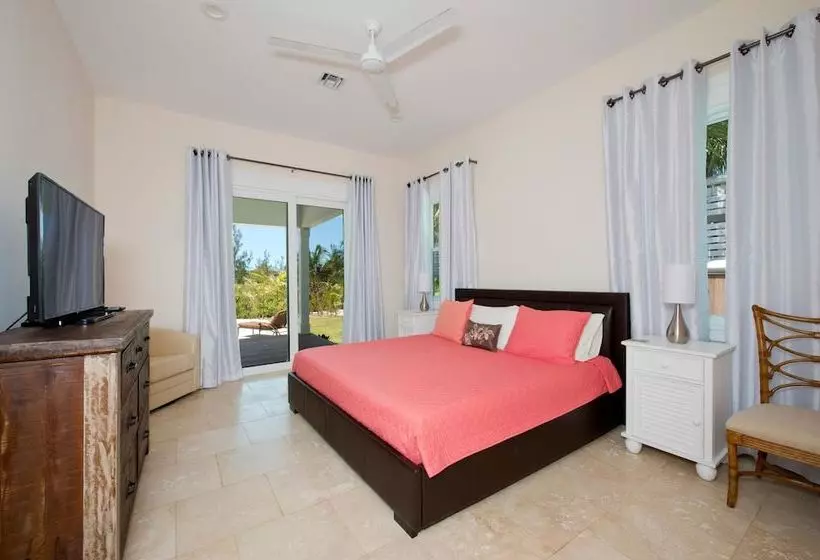 Aqua Villa And Cottage