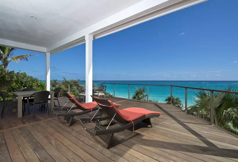 Aqua Villa And Cottage