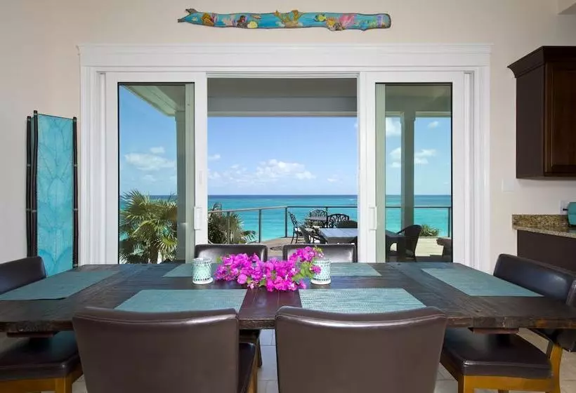 Aqua Villa And Cottage