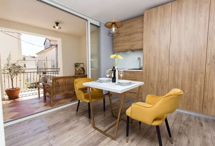 Central Park Suites