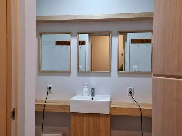 Daegu House   Hostel