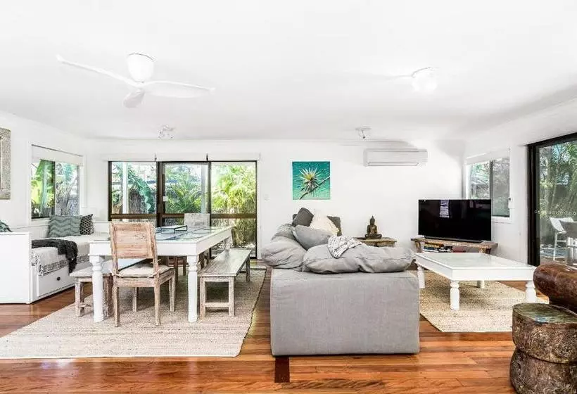 Gigi S Absolute Beachfront
