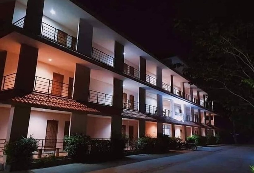 Отель Bumnsaya Place