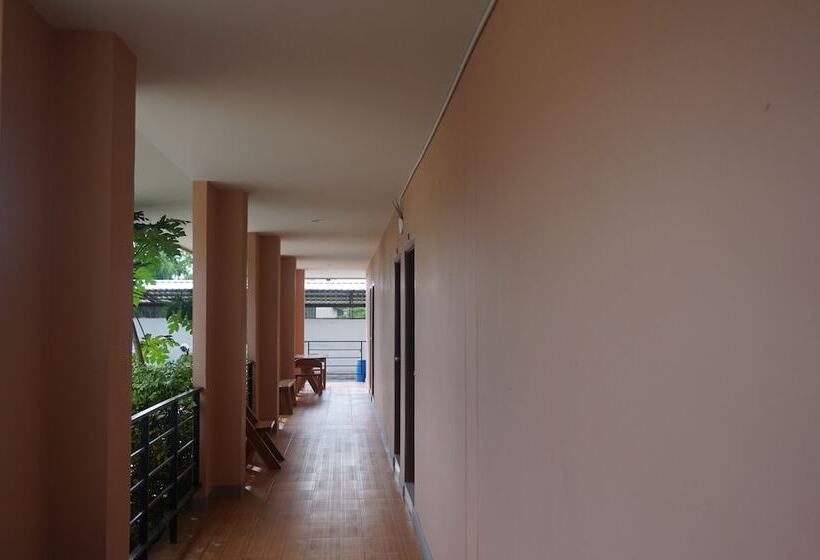 Отель Bumnsaya Place