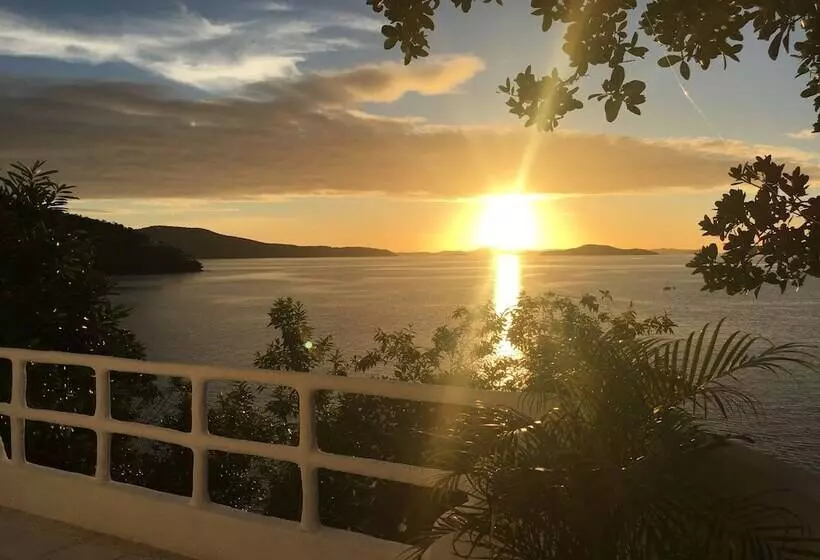 ホテル Pearl Bay Villas