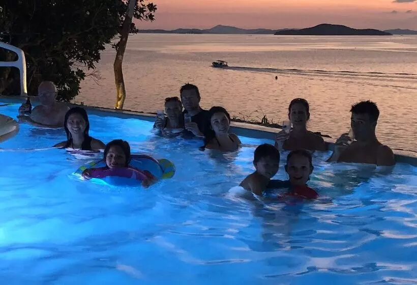 ホテル Pearl Bay Villas