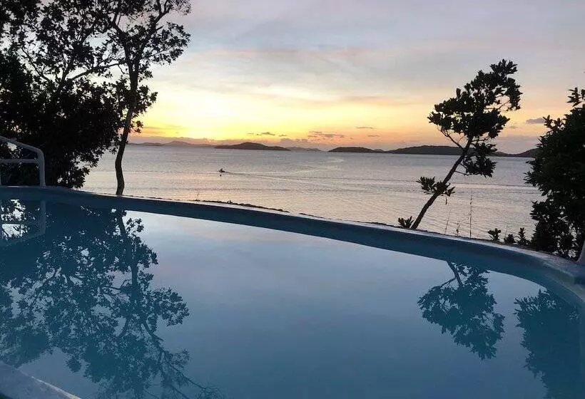 ホテル Pearl Bay Villas