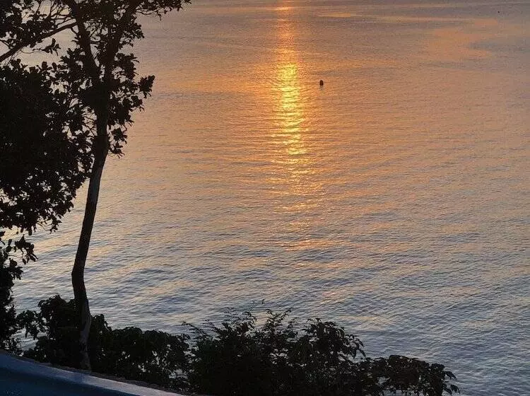 ホテル Pearl Bay Villas