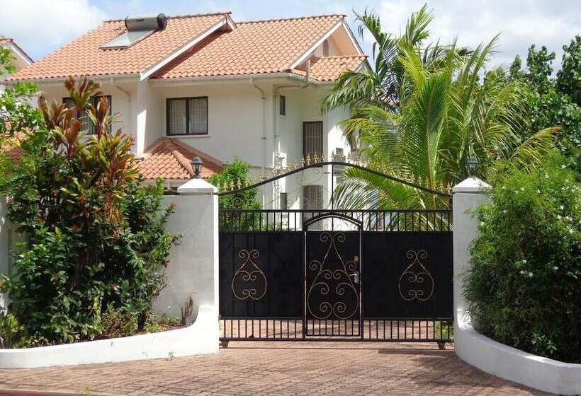 Panorama Guesthouse Apartments Beau Vallon Beach