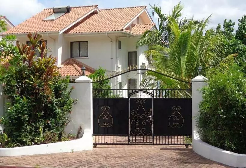 Panorama Guesthouse Apartments Beau Vallon Beach