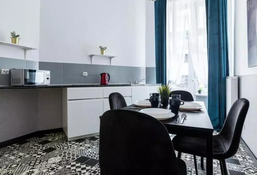 Wawel Cracow Old City Apartments   Friendhouse Apartments