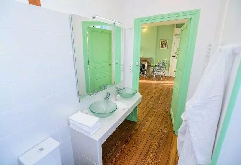 Aamiaismajoitus (B&B) Château De La Villeneuve