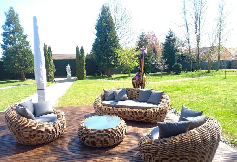 مبيت وإفطار Château De La Villeneuve