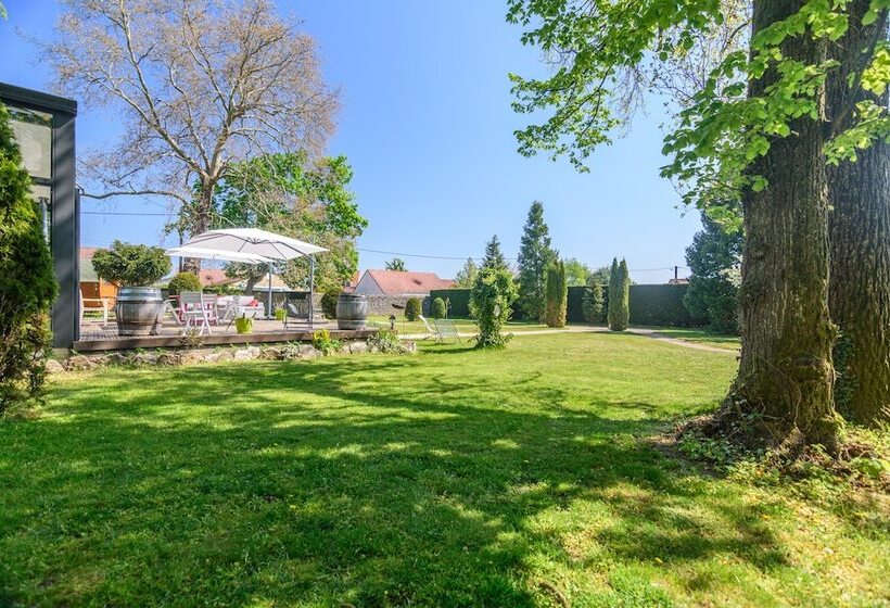 مبيت وإفطار Château De La Villeneuve