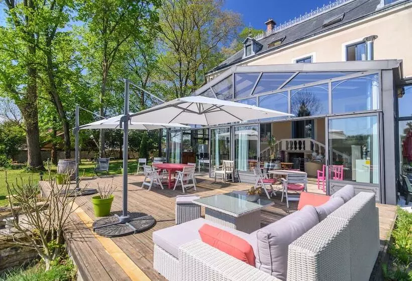 Aamiaismajoitus (B&B) Château De La Villeneuve