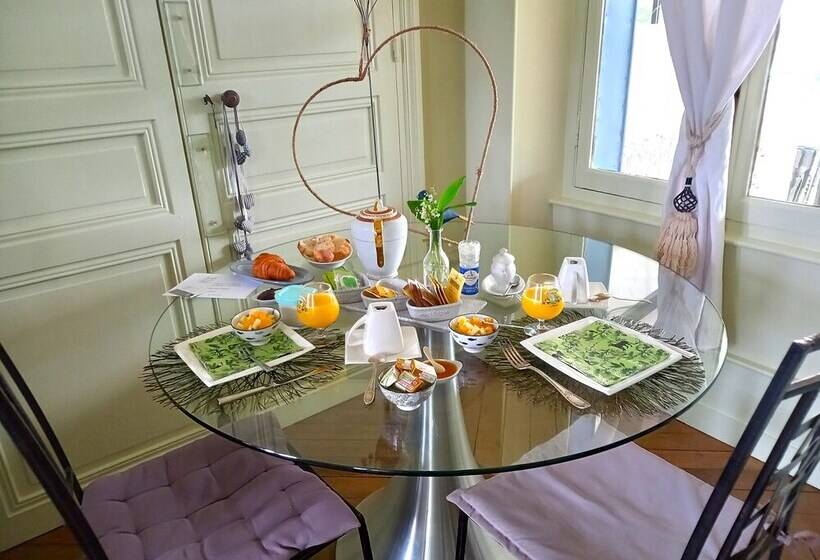 مبيت وإفطار Château De La Villeneuve