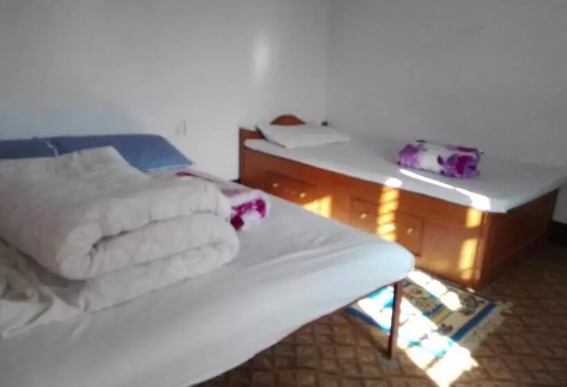 تختخواب و صبحانه Kayastha Restaurant & Lodge