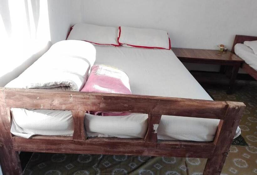 تختخواب و صبحانه Kayastha Restaurant & Lodge