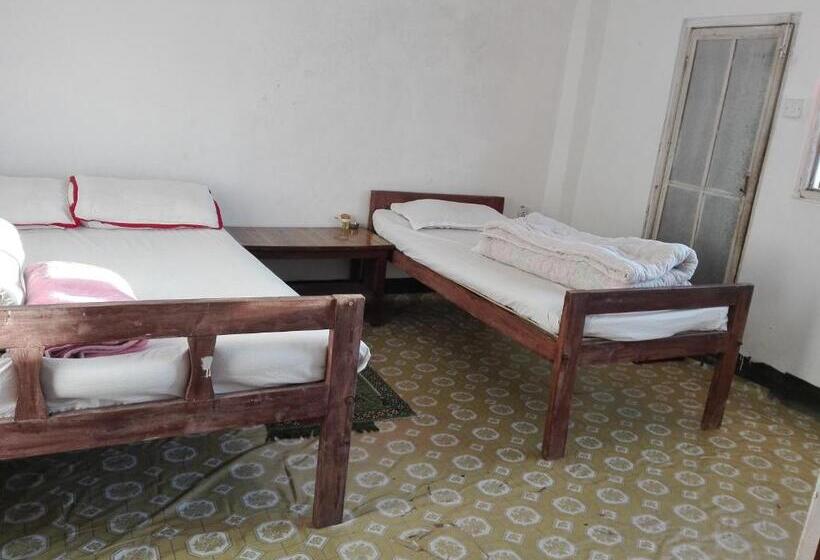 تختخواب و صبحانه Kayastha Restaurant & Lodge