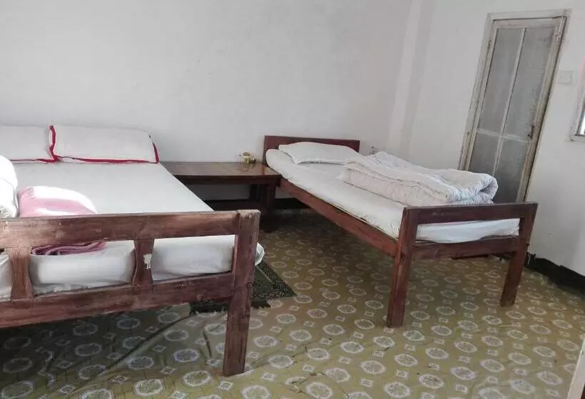 تختخواب و صبحانه Kayastha Restaurant & Lodge