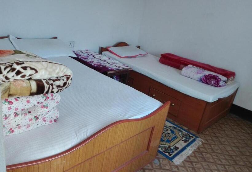 تختخواب و صبحانه Kayastha Restaurant & Lodge