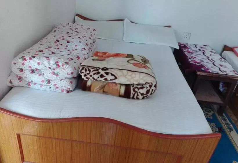 تختخواب و صبحانه Kayastha Restaurant & Lodge