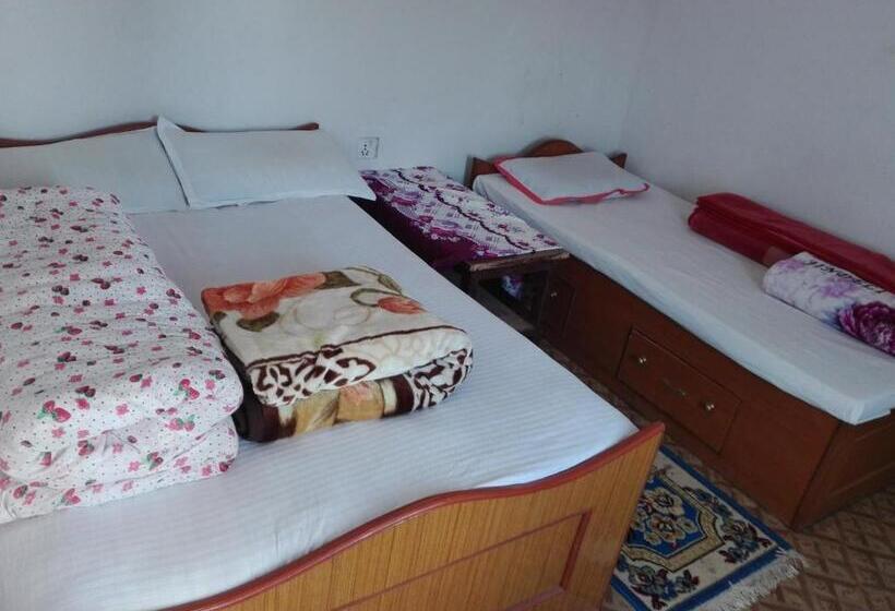 تختخواب و صبحانه Kayastha Restaurant & Lodge