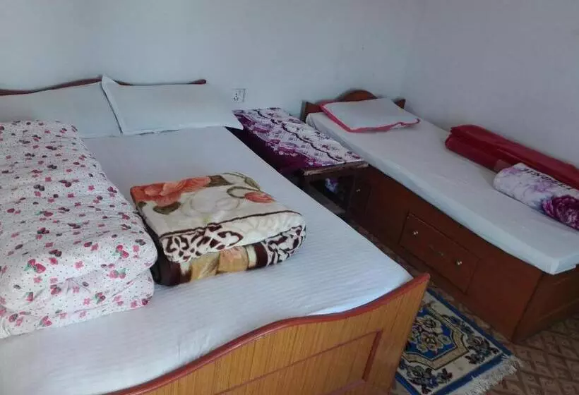 تختخواب و صبحانه Kayastha Restaurant & Lodge